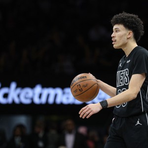 开云体育官方网站-白热化！特拉奥雷外线开炮三分穿针 帮助篮网扳平比分